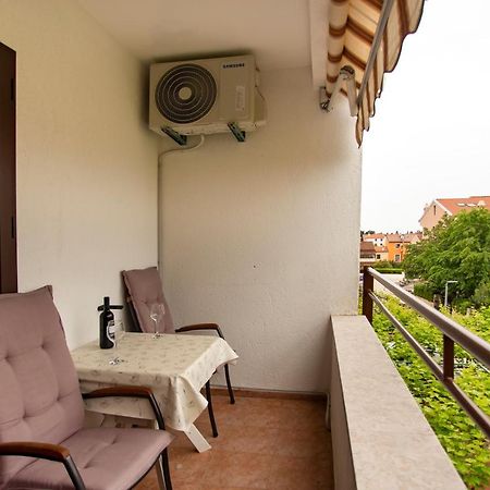 Apartment Matteo Ровин Екстериор снимка