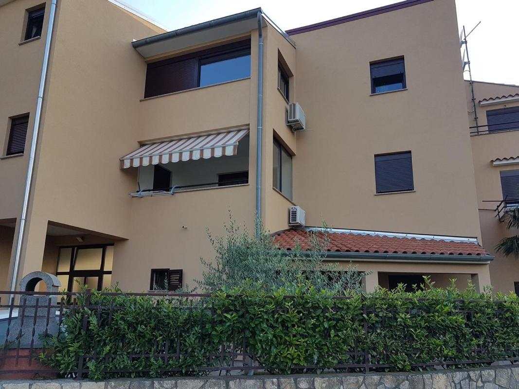 Apartment Matteo Ровин Екстериор снимка