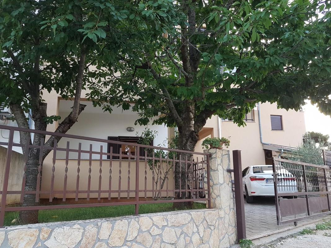 Apartment Matteo Ровин Екстериор снимка