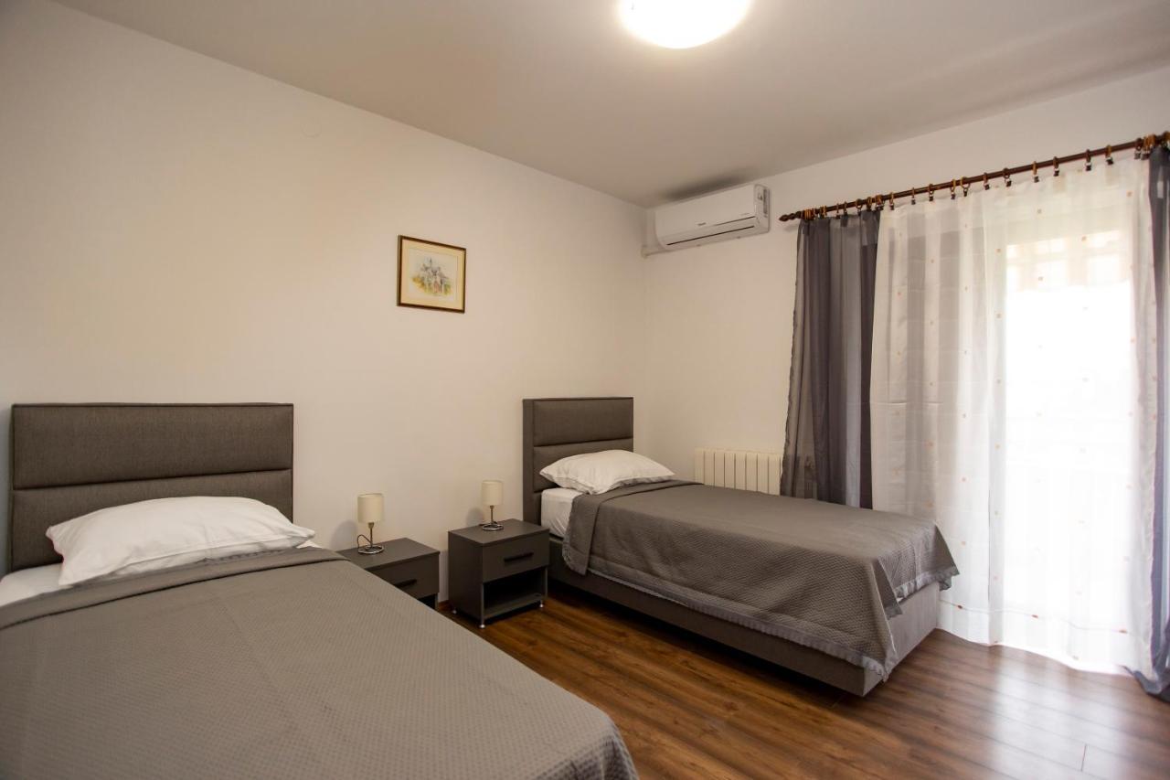 Apartment Matteo Ровин Екстериор снимка