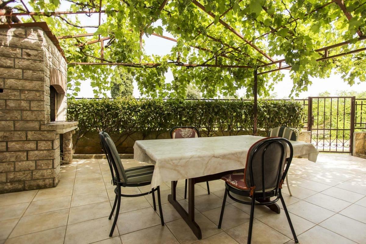 Apartment Matteo Ровин Екстериор снимка