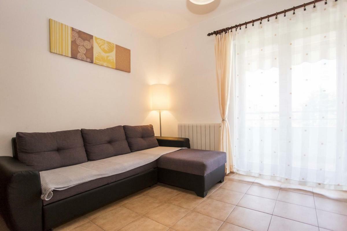 Apartment Matteo Ровин Екстериор снимка