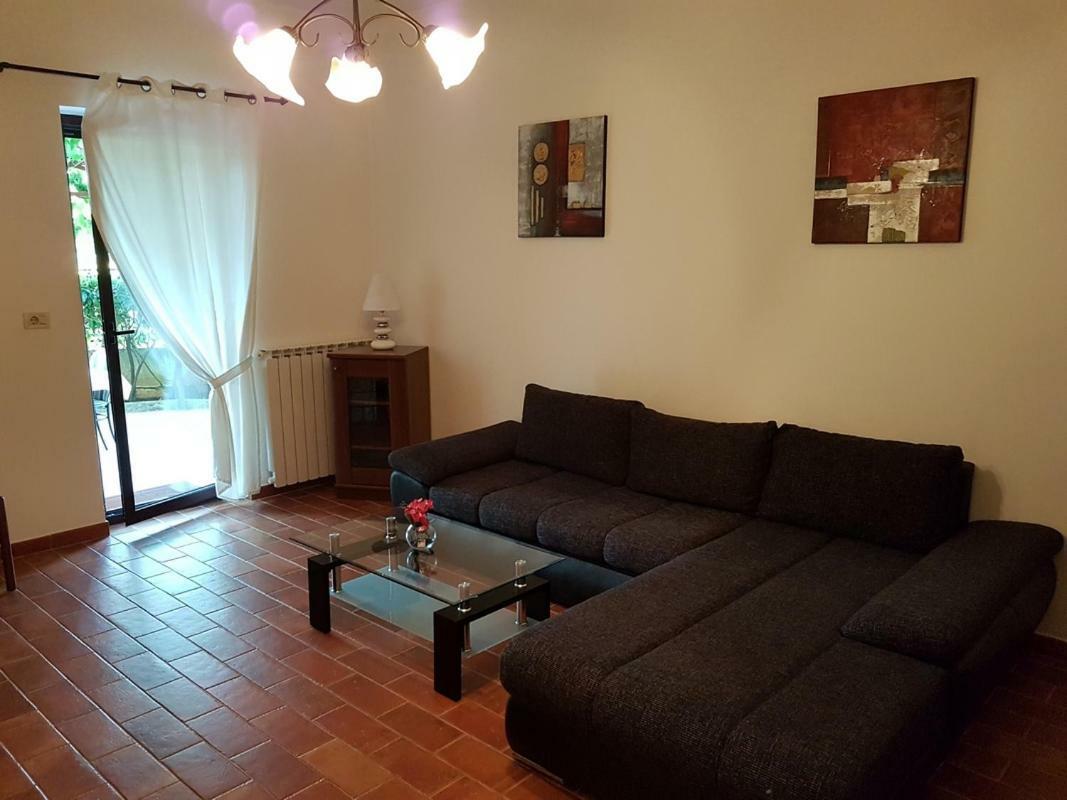 Apartment Matteo Ровин Екстериор снимка