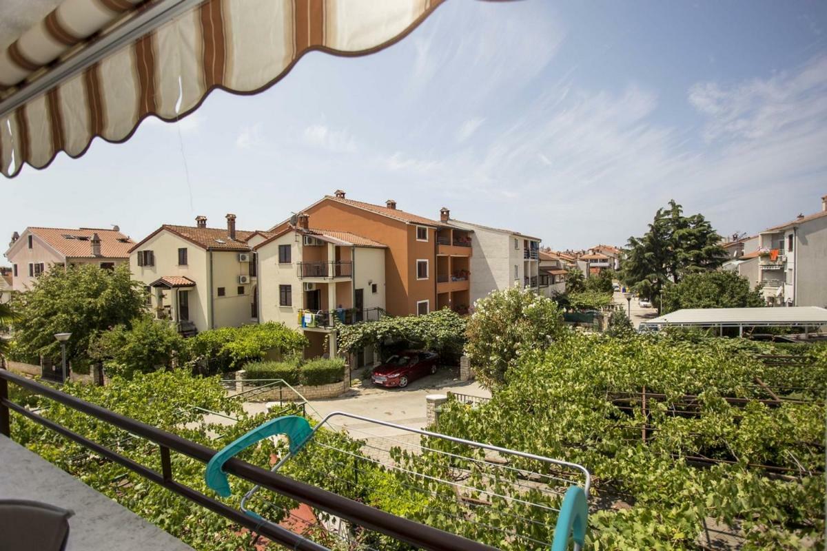 Apartment Matteo Ровин Екстериор снимка